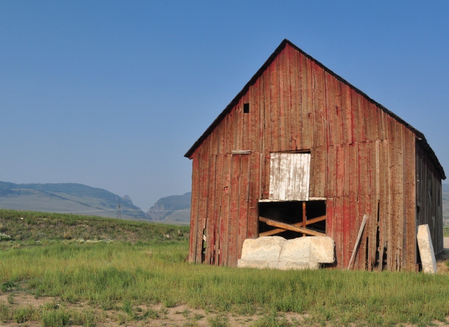 old barn and Gore Pass